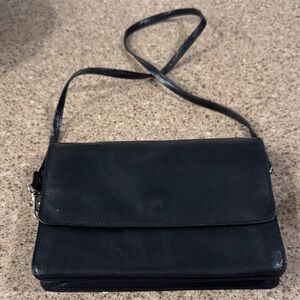 Elegant Black Leather Shoulder Bag with Slim Profile
